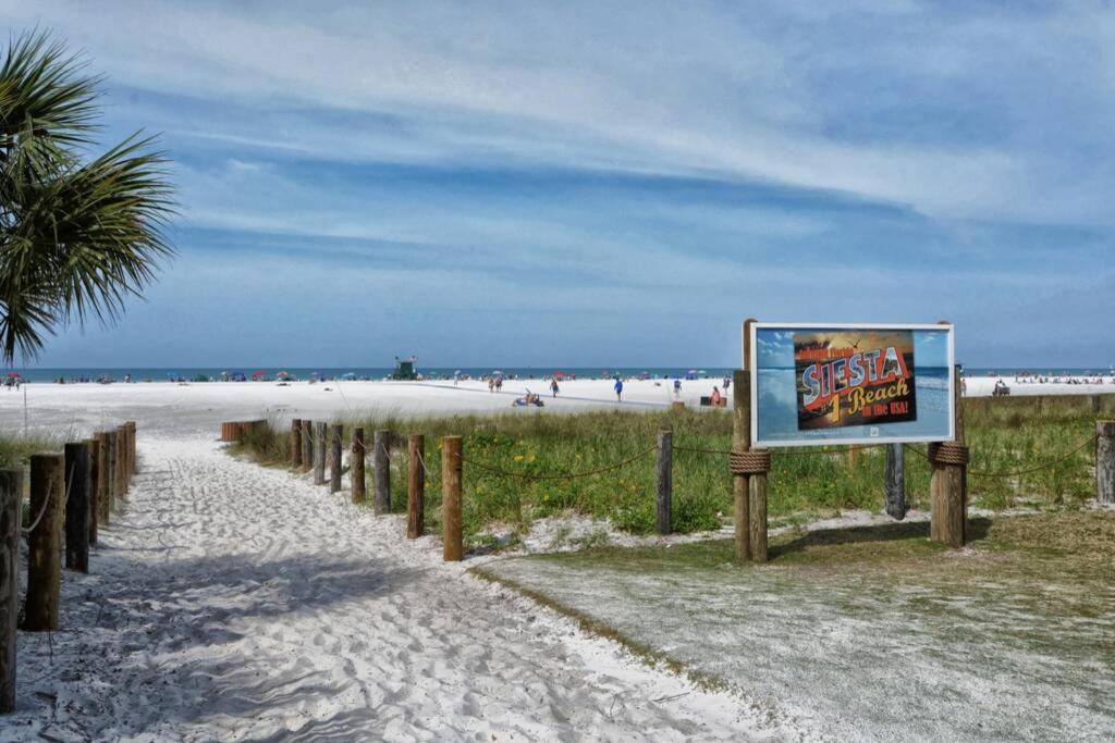 Siesta Key Village-Suite #4: A Block To The Beach! Sarasota Ngoại thất bức ảnh